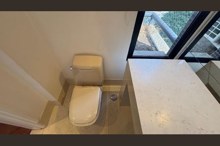 Apartamento à venda com 270m², 4 quartos e 3 vagas Apartamento à venda com 270m², 4 quartos e 3 vagasLavabo