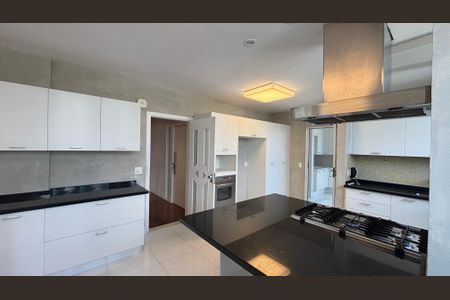 Apartamento à venda com 270m², 4 quartos e 3 vagas Apartamento à venda com 270m², 4 quartos e 3 vagasCozinha