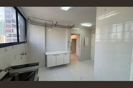 Apartamento à venda com 270m², 4 quartos e 3 vagas Apartamento à venda com 270m², 4 quartos e 3 vagasÁrea de Serviço