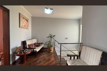 Casa à venda com 240m², 3 quartos e 3 vagasHall Quartos