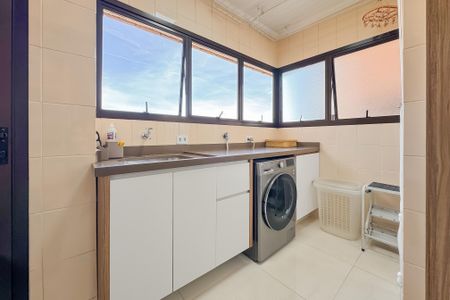 Apartamento à venda com 81m², 3 quartos e 2 vagas Apartamento à venda com 81m², 3 quartos e 2 vagasÁrea de Serviço