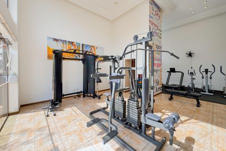 Apartamento à venda com 81m², 3 quartos e 2 vagas Apartamento à venda com 81m², 3 quartos e 2 vagasAcademia