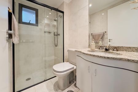 Apartamento à venda com 81m², 3 quartos e 2 vagas Apartamento à venda com 81m², 3 quartos e 2 vagasBanheiro Corredor