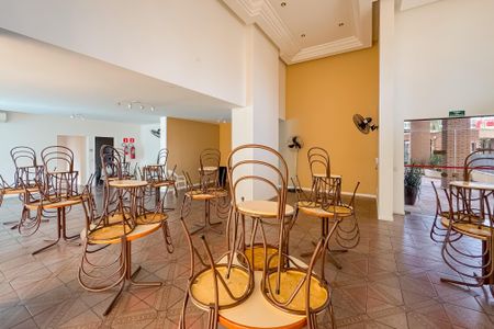 Apartamento à venda com 81m², 3 quartos e 2 vagas Apartamento à venda com 81m², 3 quartos e 2 vagasSalão de Festas