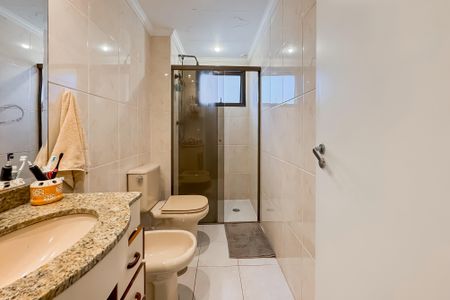 Apartamento à venda com 81m², 3 quartos e 2 vagas Apartamento à venda com 81m², 3 quartos e 2 vagasBanheiro da Suíte
