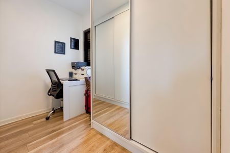 Apartamento à venda com 81m², 3 quartos e 2 vagas Apartamento à venda com 81m², 3 quartos e 2 vagasQuarto 2 - Escritório