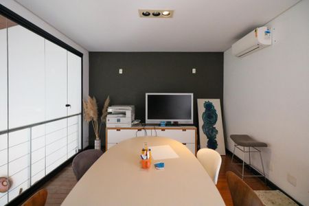 Casa à venda com 332m², 3 quartos e 2 vagas Casa à venda com 332m², 3 quartos e 2 vagasAmbiente  Piso Superior