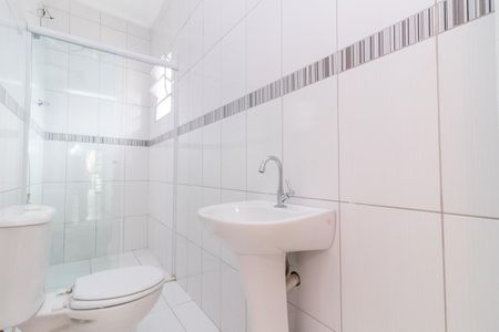 Casa à venda com 100m², 2 quartos e 2 vagasBanheiro da Suíte 1