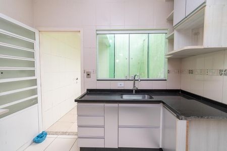 Casa à venda com 100m², 2 quartos e 2 vagasCozinha