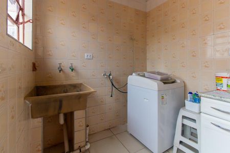 Casa à venda com 332m², 2 quartos e 5 vagas Casa à venda com 332m², 2 quartos e 5 vagasÁrea de Serviço