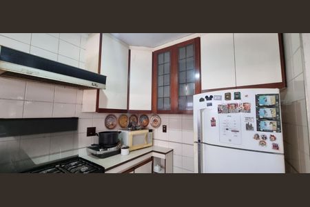 Casa à venda com 189m², 3 quartos e 2 vagas Casa à venda com 189m², 3 quartos e 2 vagasCozinha