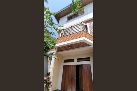 Casa à venda com 189m², 3 quartos e 2 vagas Casa à venda com 189m², 3 quartos e 2 vagasÁrea Externa