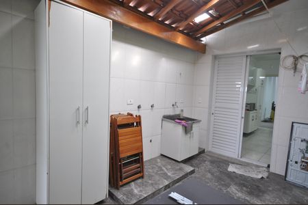 Casa à venda com 200m², 3 quartos e 3 vagasÁrea de serviço