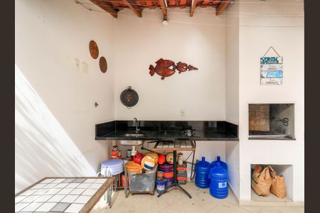 Casa à venda com 170m², 3 quartos e 2 vagasChurrasqueira/Quintal