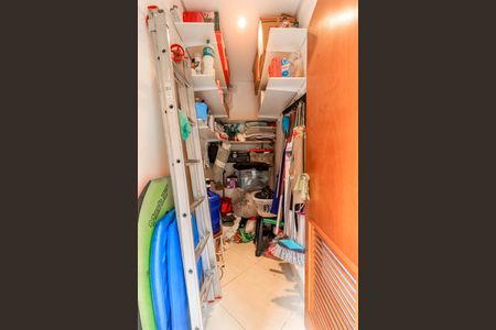 Casa à venda com 170m², 3 quartos e 2 vagasDespensa