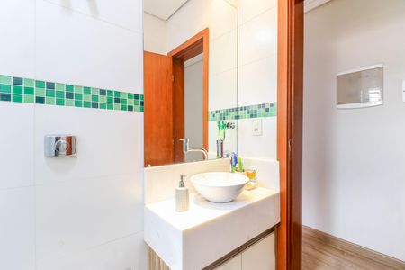 Casa à venda com 170m², 3 quartos e 2 vagasBanheiro