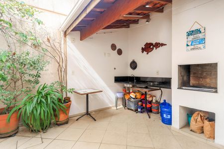 Casa à venda com 170m², 3 quartos e 2 vagasChurrasqueira/Quintal