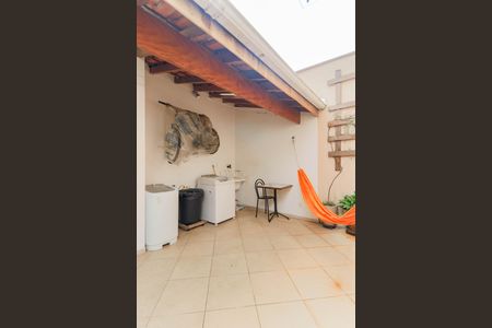 Casa à venda com 170m², 3 quartos e 2 vagasÁrea de Serviço
