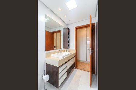 Casa à venda com 170m², 3 quartos e 2 vagasBanheiro da Suíte