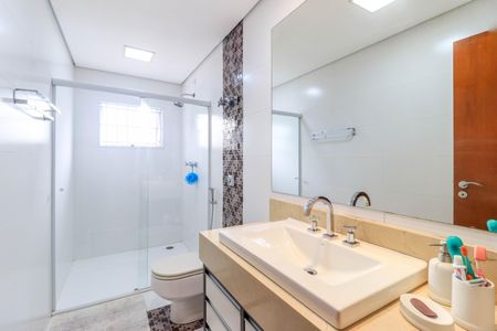 Casa à venda com 170m², 3 quartos e 2 vagasBanheiro da Suíte