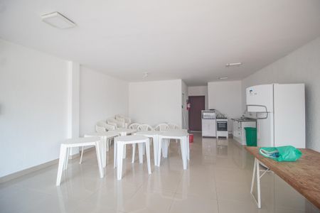 Apartamento à venda com 100m², 2 quartos e 2 vagas Apartamento à venda com 100m², 2 quartos e 2 vagasÁrea comum - Salão de festas