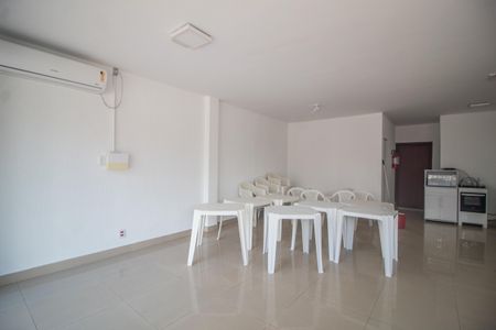 Apartamento à venda com 100m², 2 quartos e 2 vagas Apartamento à venda com 100m², 2 quartos e 2 vagasÁrea comum - Salão de festas