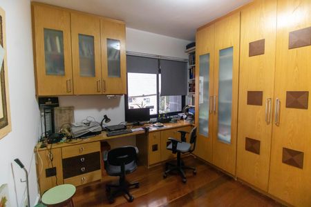 Apartamento para alugar com 200m², 4 quartos e 2 vagas Apartamento para alugar com 200m², 4 quartos e 2 vagasQuarto 1