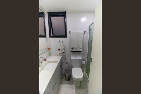 Apartamento para alugar com 200m², 4 quartos e 2 vagas Apartamento para alugar com 200m², 4 quartos e 2 vagasBanheiro 1