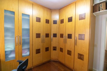 Apartamento para alugar com 200m², 4 quartos e 2 vagas Apartamento para alugar com 200m², 4 quartos e 2 vagasQuarto 1