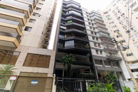 Apartamento para alugar com 200m², 4 quartos e 2 vagas Apartamento para alugar com 200m², 4 quartos e 2 vagasFachada
