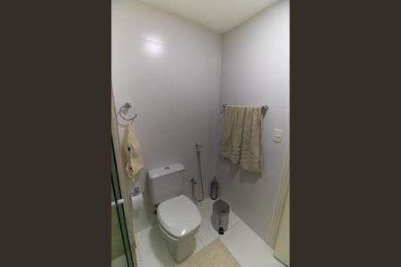 Apartamento para alugar com 200m², 4 quartos e 2 vagas Apartamento para alugar com 200m², 4 quartos e 2 vagasBanheiro 2