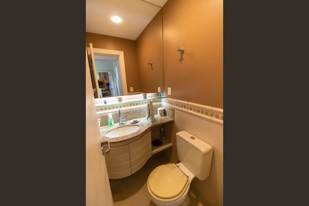 Apartamento para alugar com 200m², 4 quartos e 2 vagas Apartamento para alugar com 200m², 4 quartos e 2 vagasLavabo