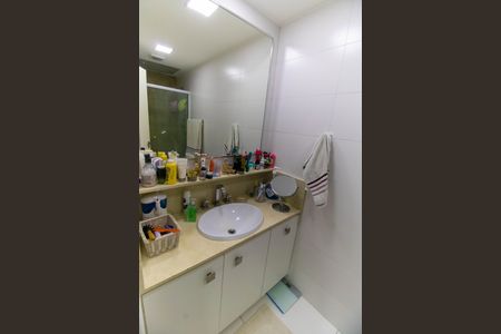 Apartamento para alugar com 200m², 4 quartos e 2 vagas Apartamento para alugar com 200m², 4 quartos e 2 vagasBanheiro da Suíte