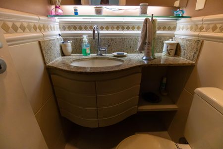 Apartamento para alugar com 200m², 4 quartos e 2 vagas Apartamento para alugar com 200m², 4 quartos e 2 vagasLavabo