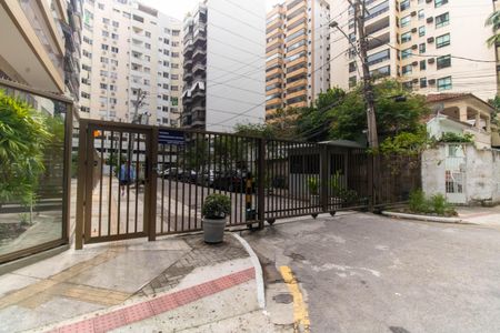 Apartamento para alugar com 200m², 4 quartos e 2 vagas Apartamento para alugar com 200m², 4 quartos e 2 vagasFachada