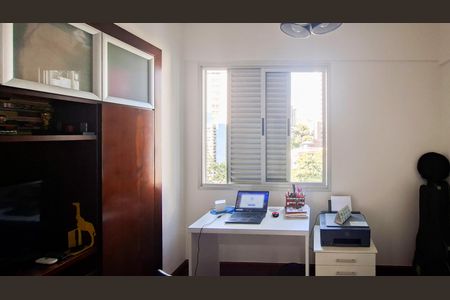 Apartamento à venda com 129m², 4 quartos e 2 vagasQuarto 4