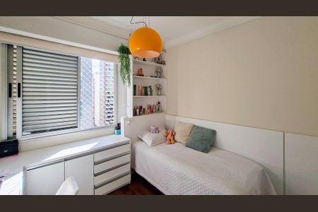 Apartamento à venda com 129m², 4 quartos e 2 vagasQuarto 2