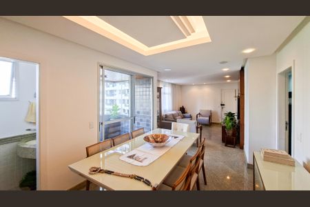 Apartamento à venda com 129m², 4 quartos e 2 vagasSala