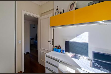 Apartamento à venda com 129m², 4 quartos e 2 vagasQuarto 2