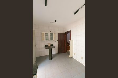Casa à venda com 339m², 5 quartos e 4 vagas Casa à venda com 339m², 5 quartos e 4 vagasCozinha