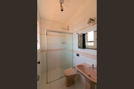 Casa à venda com 339m², 5 quartos e 4 vagas Casa à venda com 339m², 5 quartos e 4 vagasBanheiro do Quarto 5