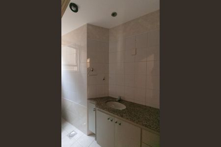 Casa à venda com 339m², 5 quartos e 4 vagas Casa à venda com 339m², 5 quartos e 4 vagasLavabo