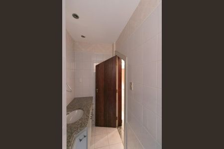 Casa à venda com 339m², 5 quartos e 4 vagas Casa à venda com 339m², 5 quartos e 4 vagasLavabo