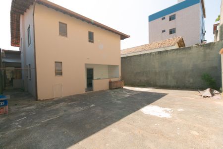Casa à venda com 339m², 5 quartos e 4 vagas Casa à venda com 339m², 5 quartos e 4 vagasÁrea comum