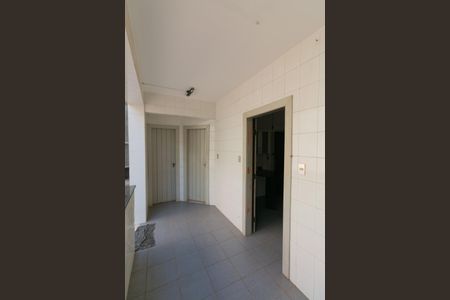 Casa à venda com 339m², 5 quartos e 4 vagas Casa à venda com 339m², 5 quartos e 4 vagasÁrea de Serviço