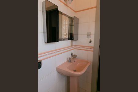 Casa à venda com 339m², 5 quartos e 4 vagas Casa à venda com 339m², 5 quartos e 4 vagasBanheiro do Quarto 3