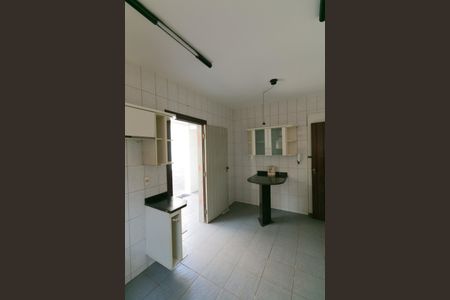 Casa à venda com 339m², 5 quartos e 4 vagas Casa à venda com 339m², 5 quartos e 4 vagasCozinha