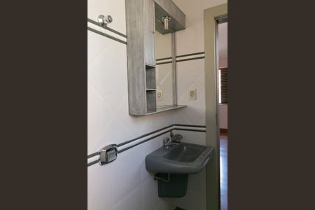 Casa à venda com 339m², 5 quartos e 4 vagas Casa à venda com 339m², 5 quartos e 4 vagasBanheiro do Quarto 4