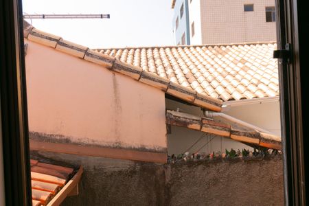 Casa à venda com 339m², 5 quartos e 4 vagas Casa à venda com 339m², 5 quartos e 4 vagasQuarto 5