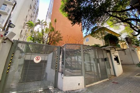 Apartamento à venda com 446m², 3 quartos e 2 vagas Apartamento à venda com 446m², 3 quartos e 2 vagasFachada